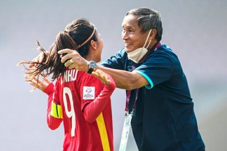 HLV Mai Đức Chung và Huỳnh Như được AFC nhắc trước World Cup nữ (Ảnh: VFF)